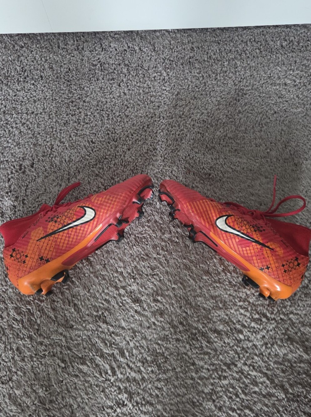 Nike Red/Orange Soccer Cleats - Iconic Swoosh - Picture 3 of 3